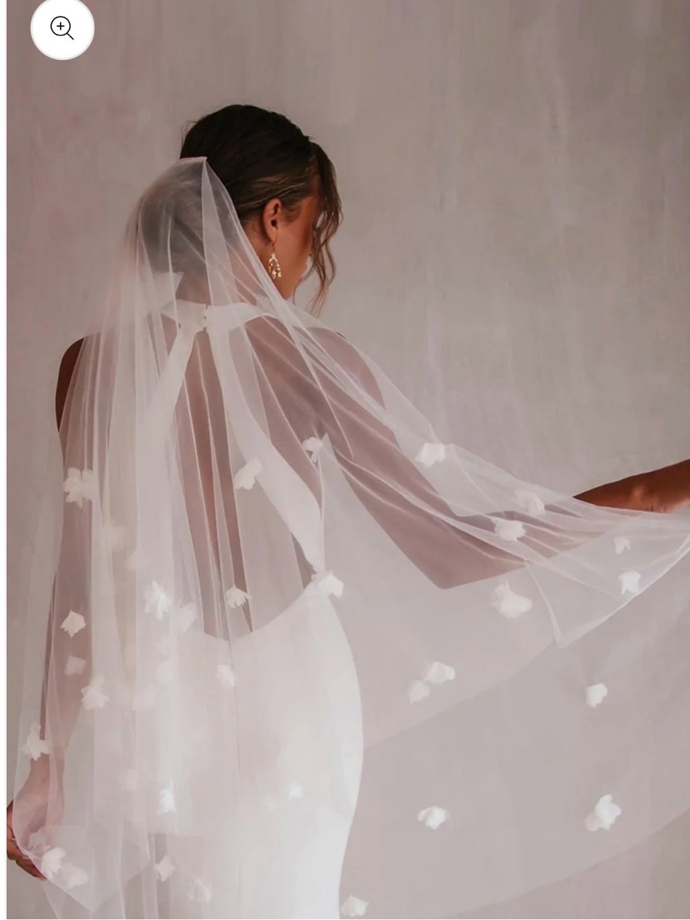 Sheer White Floral Appliqué Bridal Veil